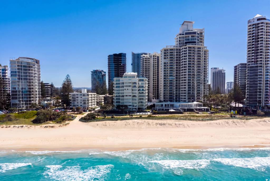 Broadbeach Shopping: Pacific Fair and Beachfront Markets