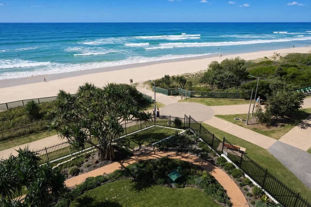 Superior 3 Bedroom Ocean View, apartment 13 interior