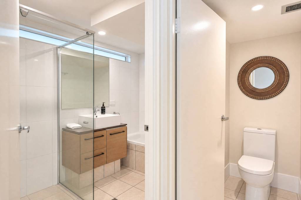 Superior 3 Bedroom Ocean View, apartment 13 interior