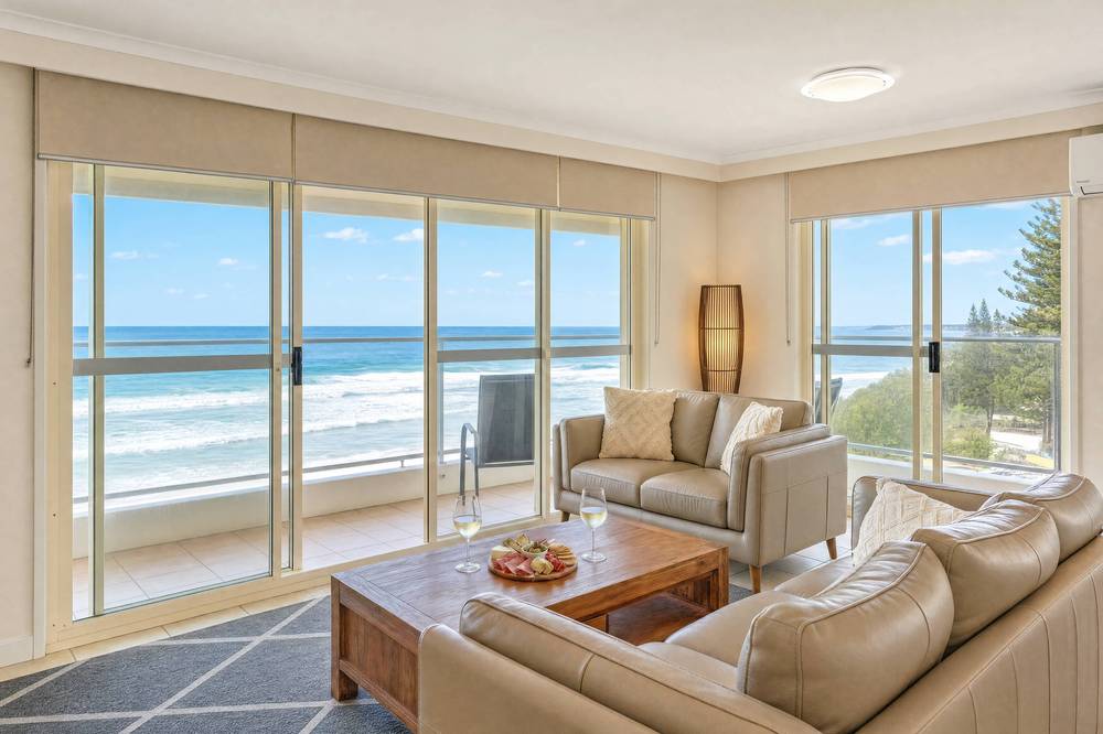 Superior 3 Bedroom Ocean View, apartment 13 interior