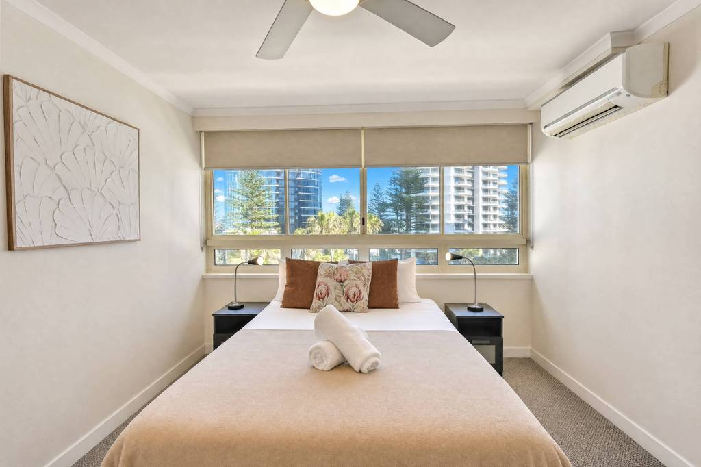 Superior 3 Bedroom Ocean View, apartment 13 interior