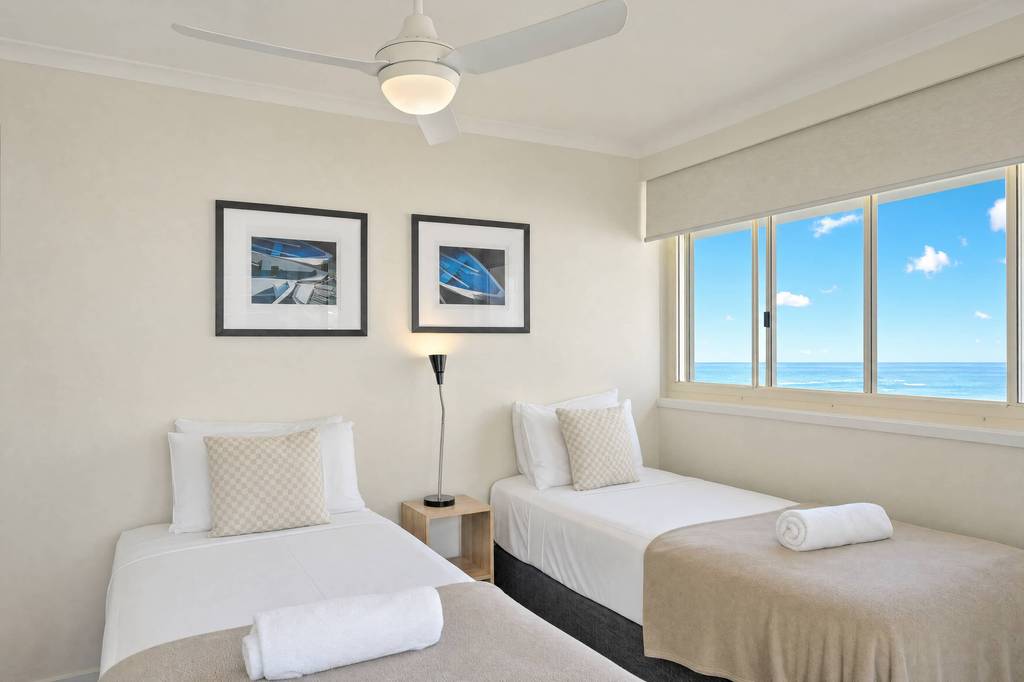 Superior 3 Bedroom Ocean View, apartment 13 interior