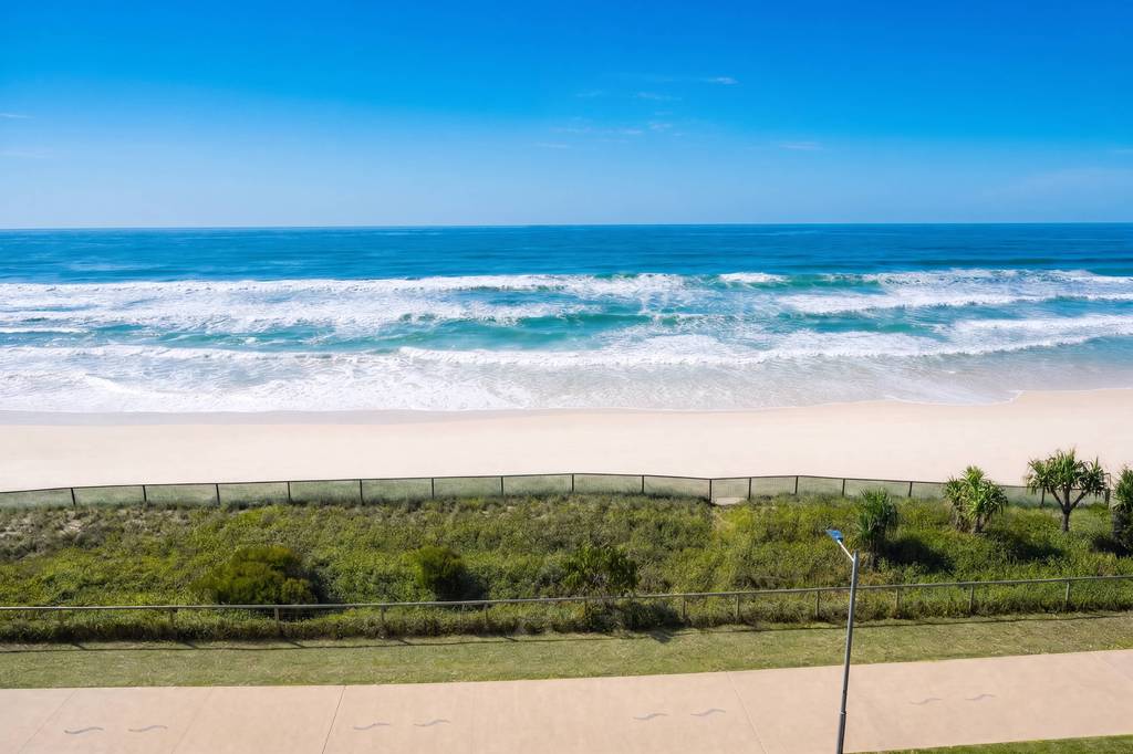 2 Bedroom Ocean View, apartment 14 interior