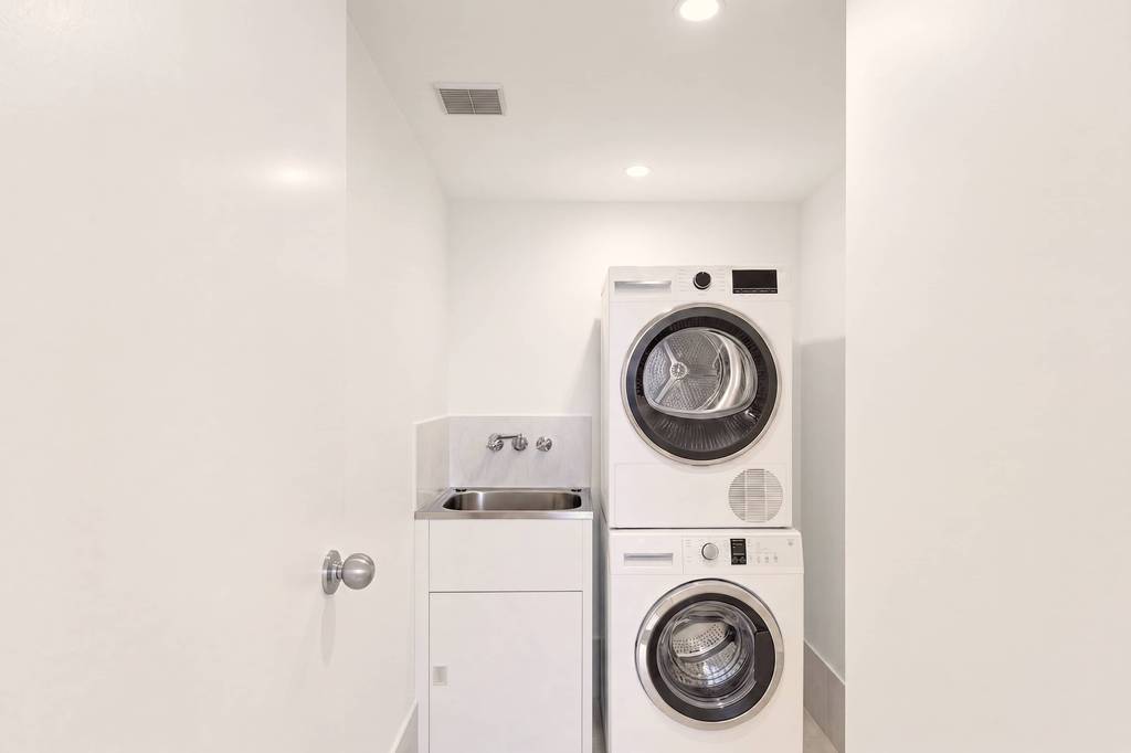 2 Bedroom Ocean View, apartment 14 interior
