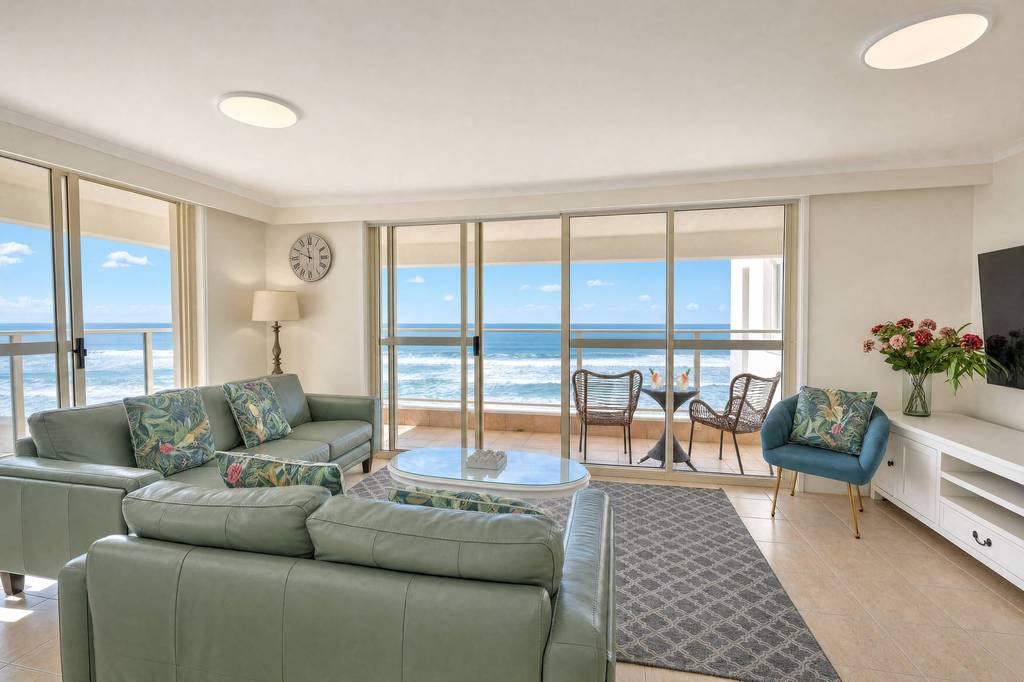 Superior 3 Bedroom Ocean View, apartment 18 interior