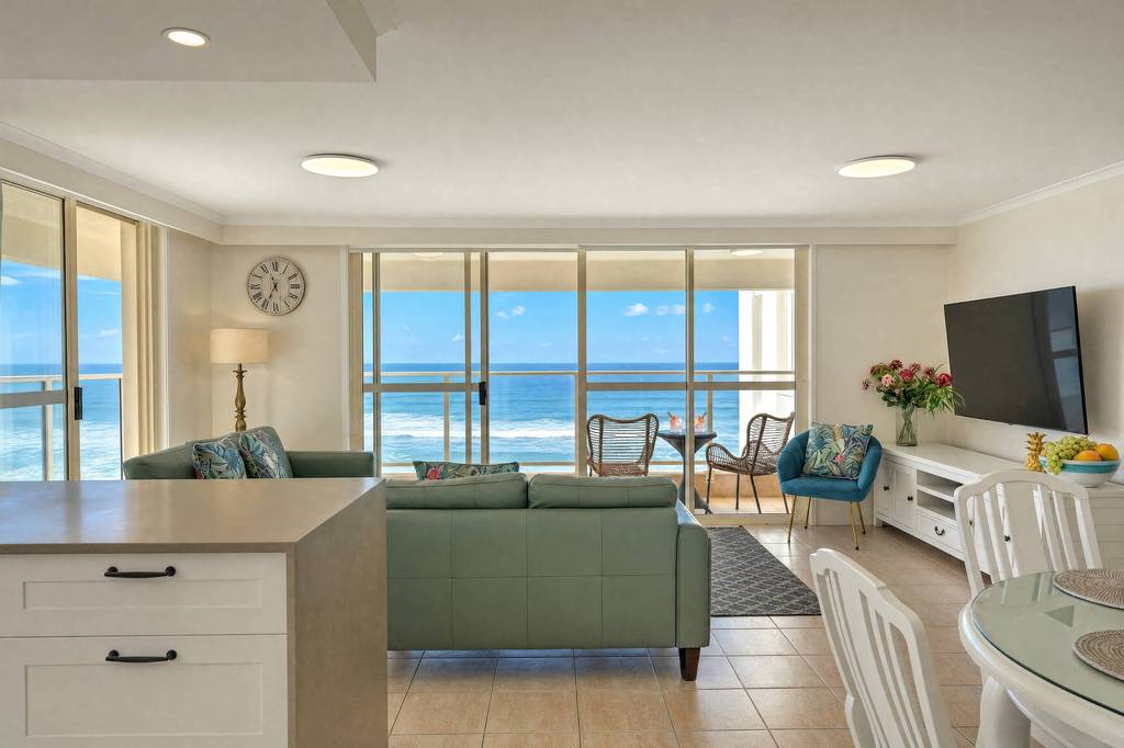 Superior 3 Bedroom Ocean View, apartment 18 interior