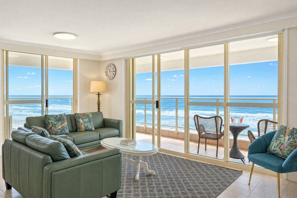3 Bedroom Superior Ocean View apartment at Viscount on the Beach