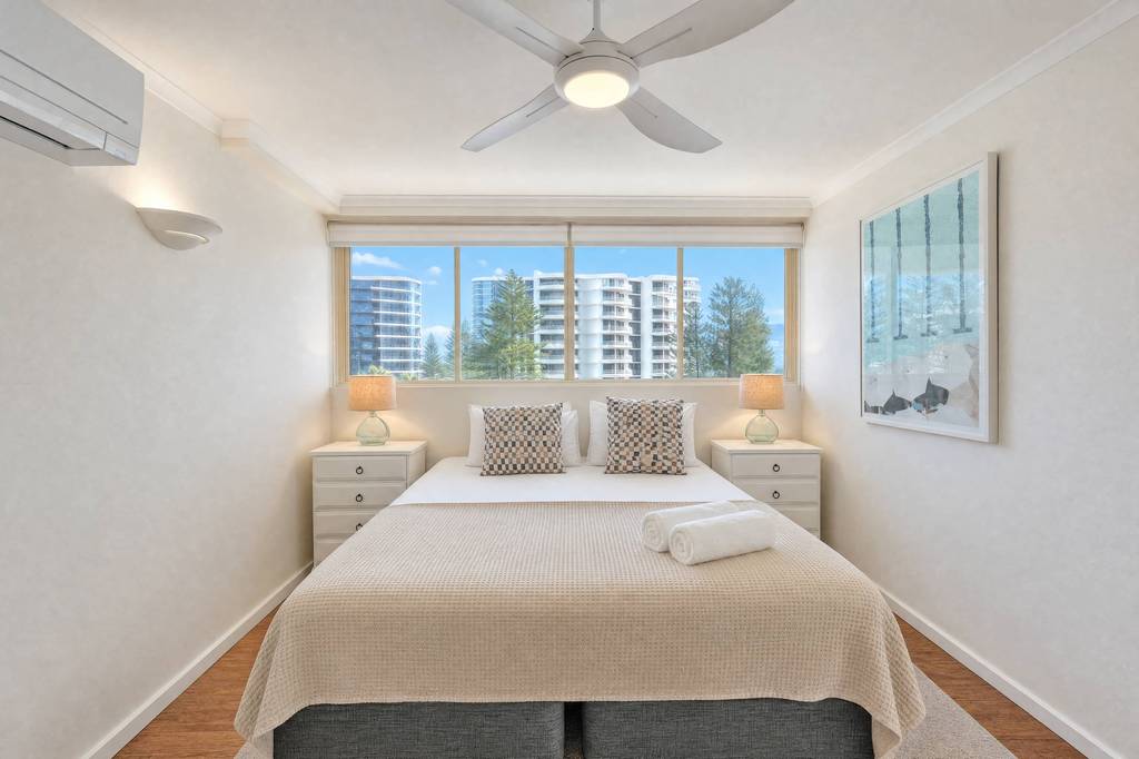 Superior 3 Bedroom Ocean View, apartment 18 interior