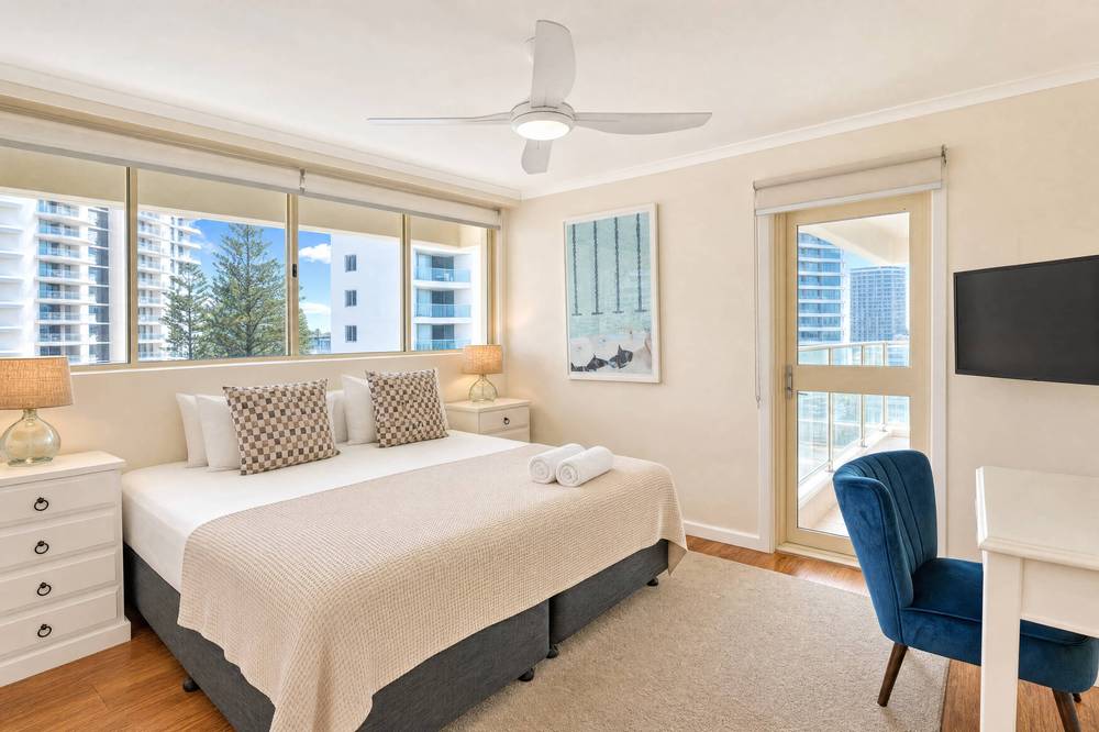 Superior 3 Bedroom Ocean View, apartment 18 interior