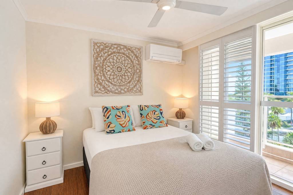 Superior 3 Bedroom Ocean View, apartment 18 interior