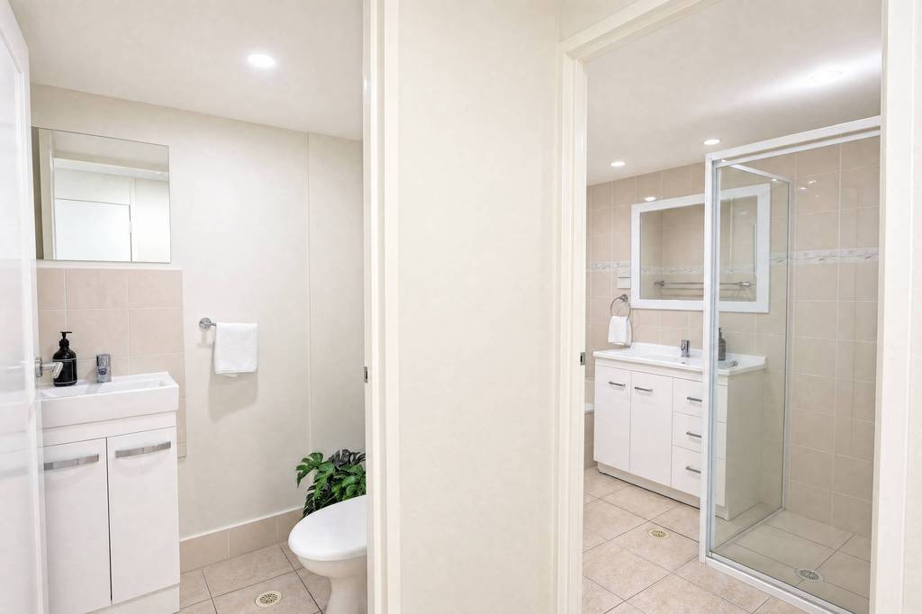 Superior 3 Bedroom Ocean View, apartment 18 interior