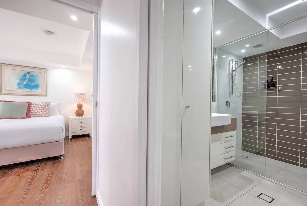 Premier 2 Bedroom Ocean View Courtyard, apartment 2 interior