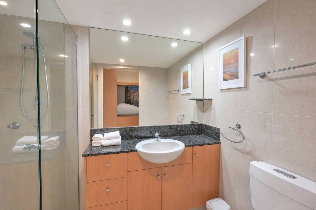 Superior 3 Bedroom Ocean View, apartment 21 interior