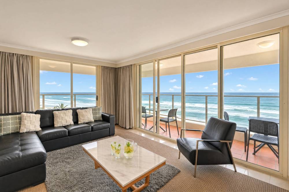 Apartment 21, beachfront lounge