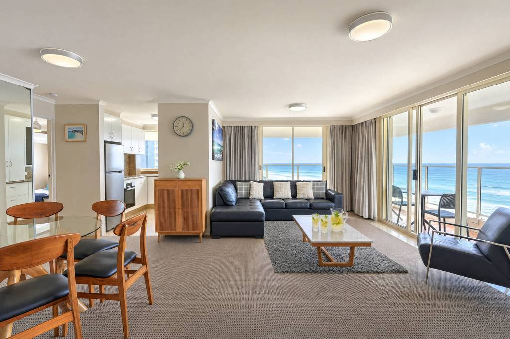 Superior 3 Bedroom Ocean View, apartment 21 interior