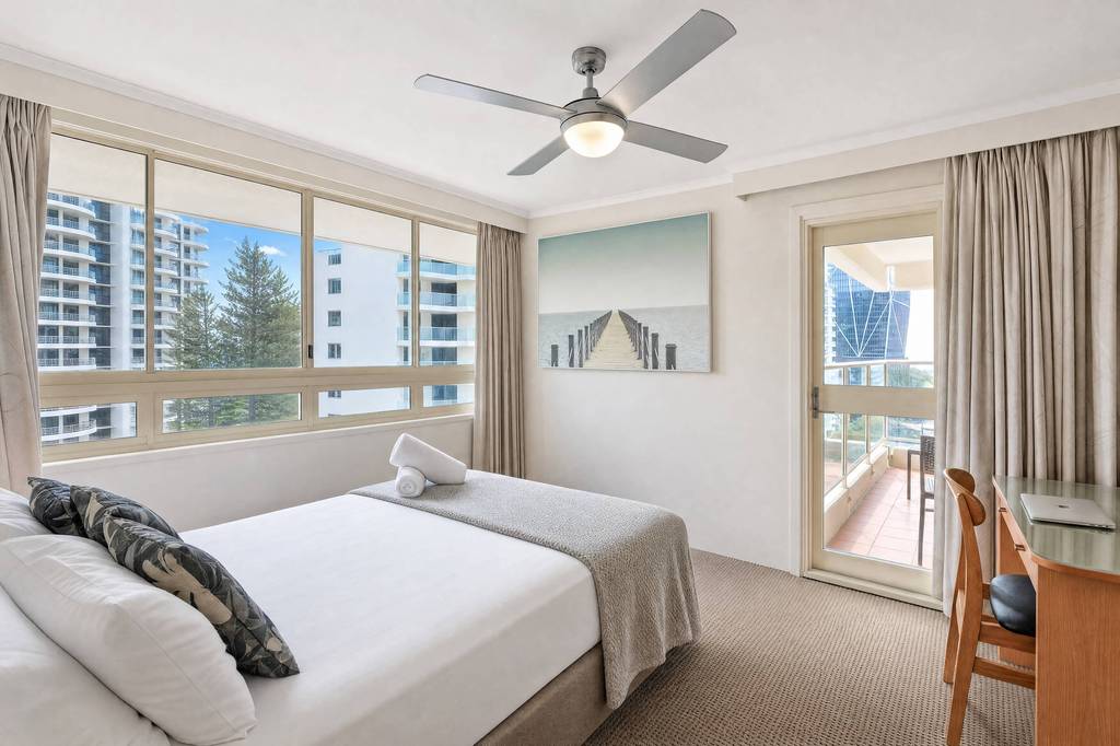 Superior 3 Bedroom Ocean View, apartment 21 interior