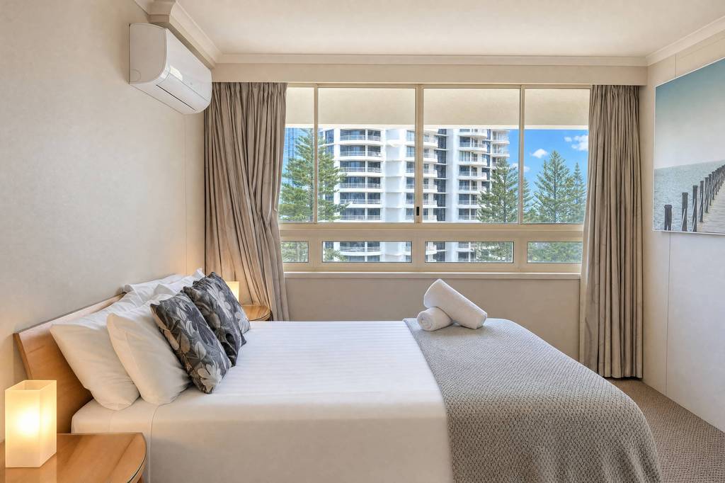 Superior 3 Bedroom Ocean View, apartment 21 interior