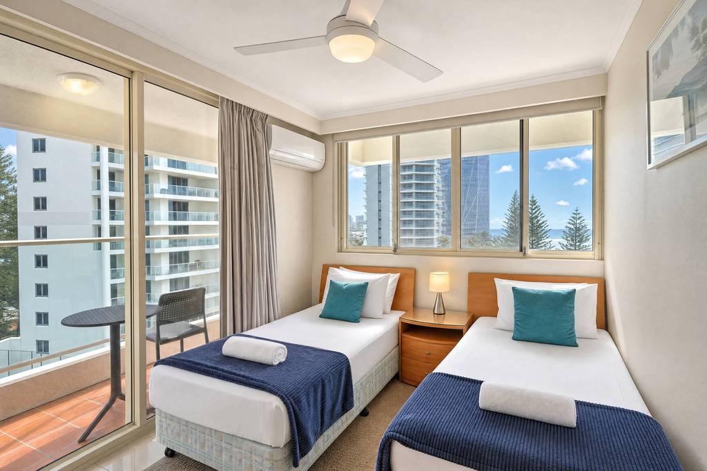 Superior 3 Bedroom Ocean View, apartment 21 interior