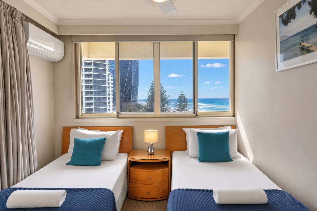 Superior 3 Bedroom Ocean View, apartment 21 interior