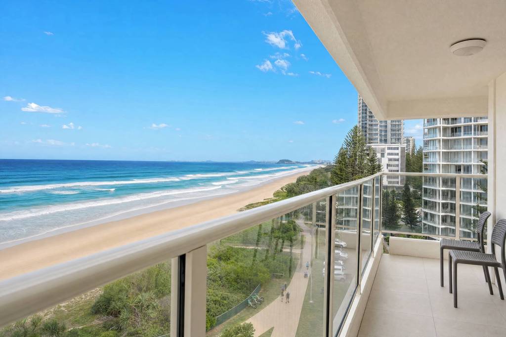 Superior 3 Bedroom Ocean View, apartment 22 interior