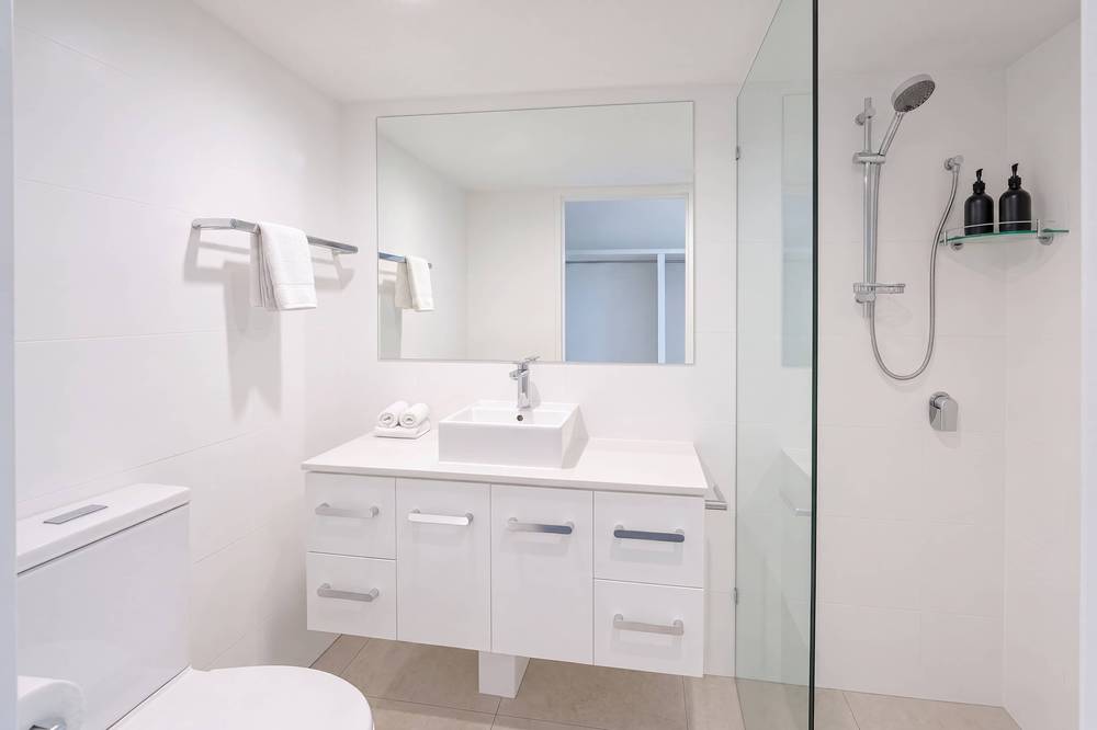 Superior 3 Bedroom Ocean View, apartment 22 interior