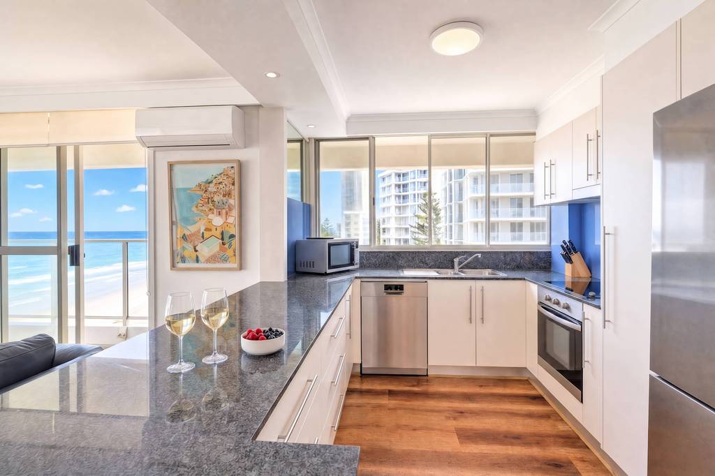 Superior 3 Bedroom Ocean View, apartment 22 interior
