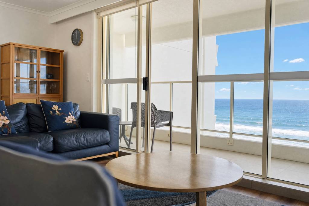 Superior 3 Bedroom Ocean View, apartment 22 interior