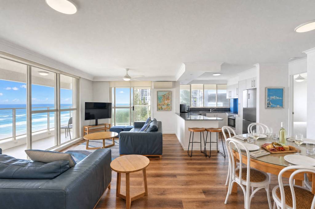 Superior 3 Bedroom Ocean View, apartment 22 interior