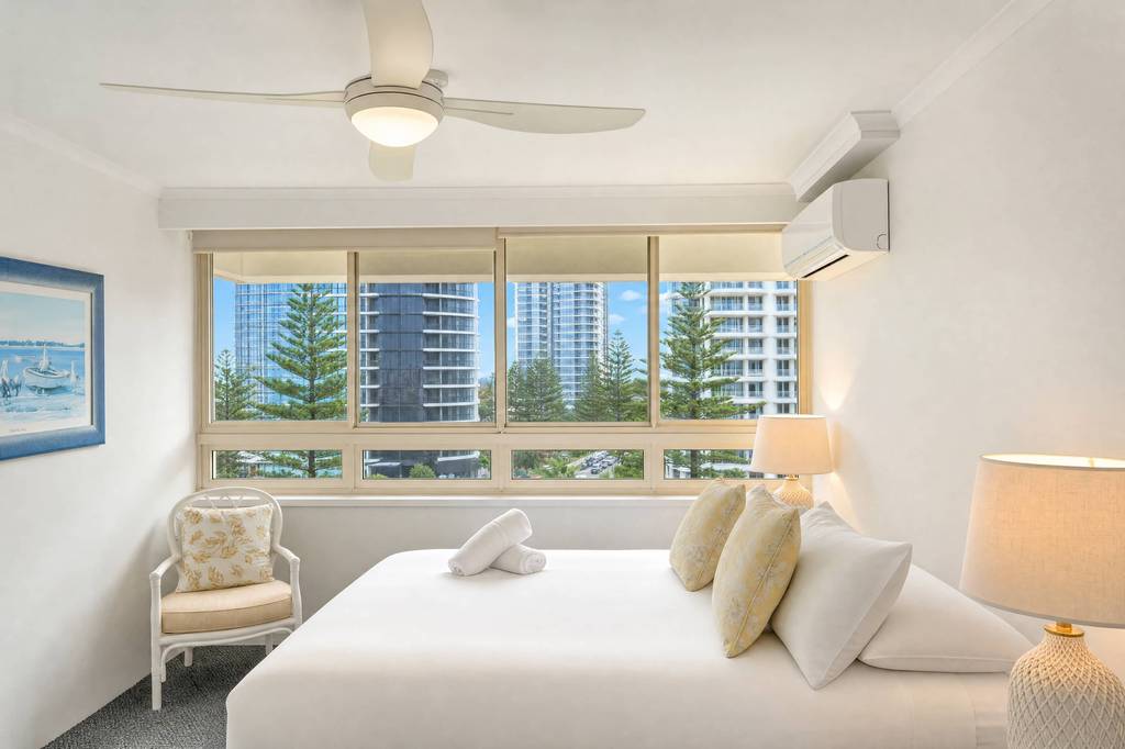 Superior 3 Bedroom Ocean View, apartment 22 interior
