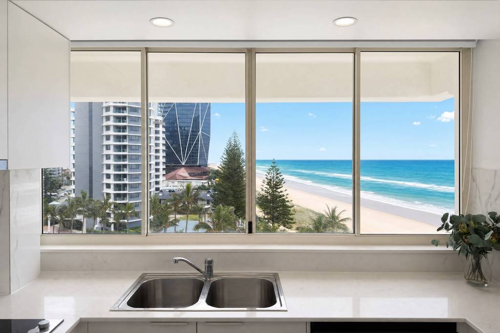 Superior 3 Bedroom Ocean View, apartment 24 interior