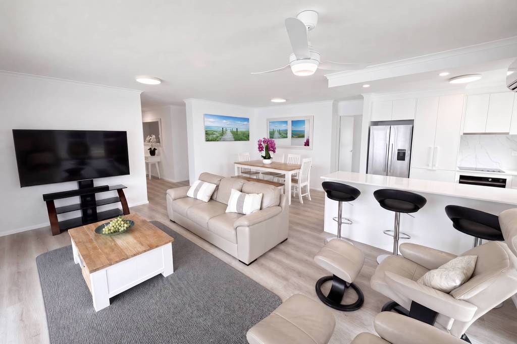 Superior 3 Bedroom Ocean View, apartment 24 interior