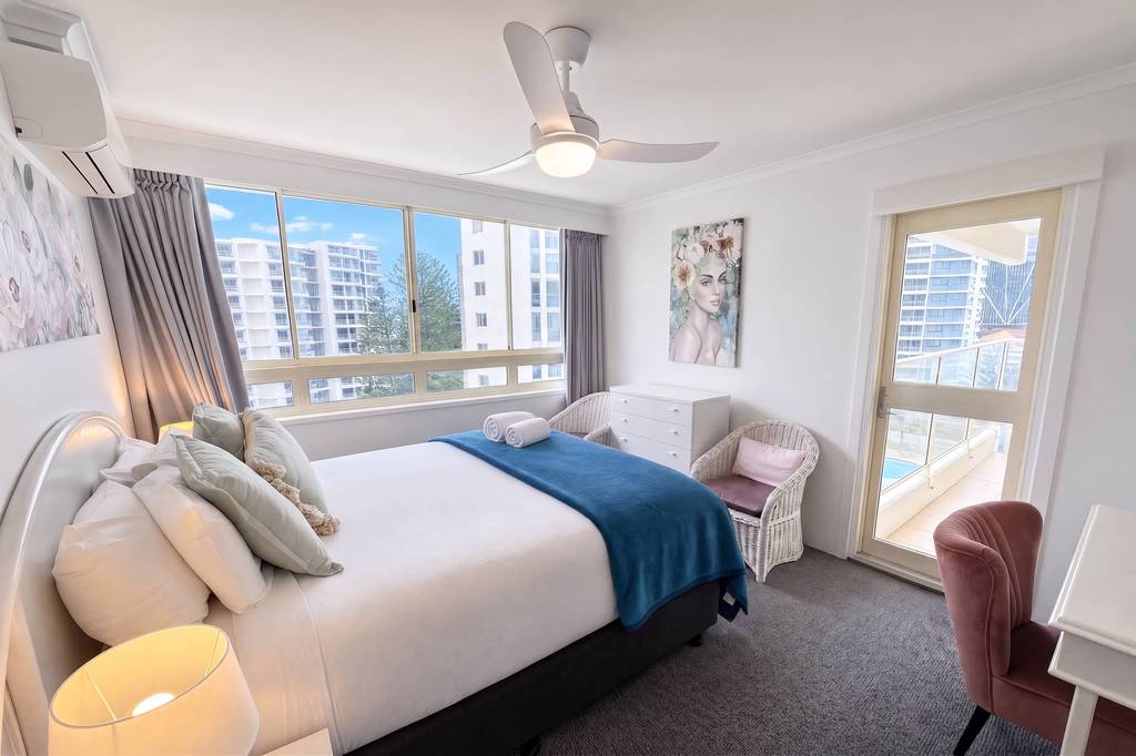 Superior 3 Bedroom Ocean View, apartment 24 interior