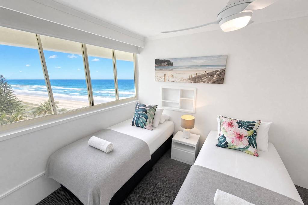Superior 3 Bedroom Ocean View, apartment 24 interior