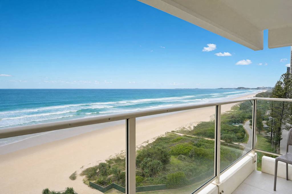 Superior 3 Bedroom Ocean View, apartment 25 interior