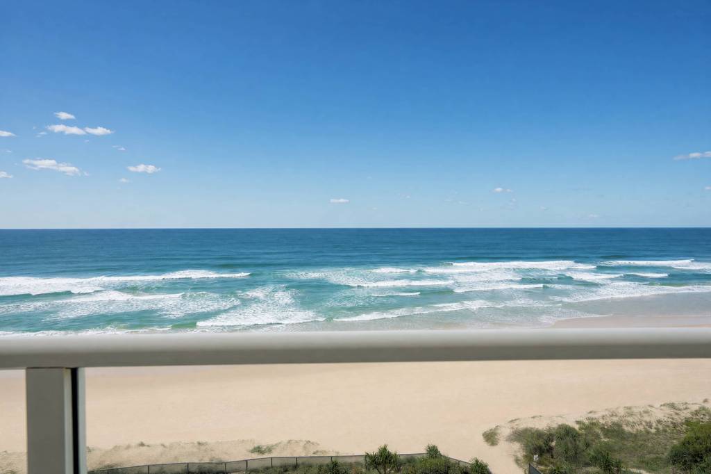 Superior 3 Bedroom Ocean View, apartment 25 interior