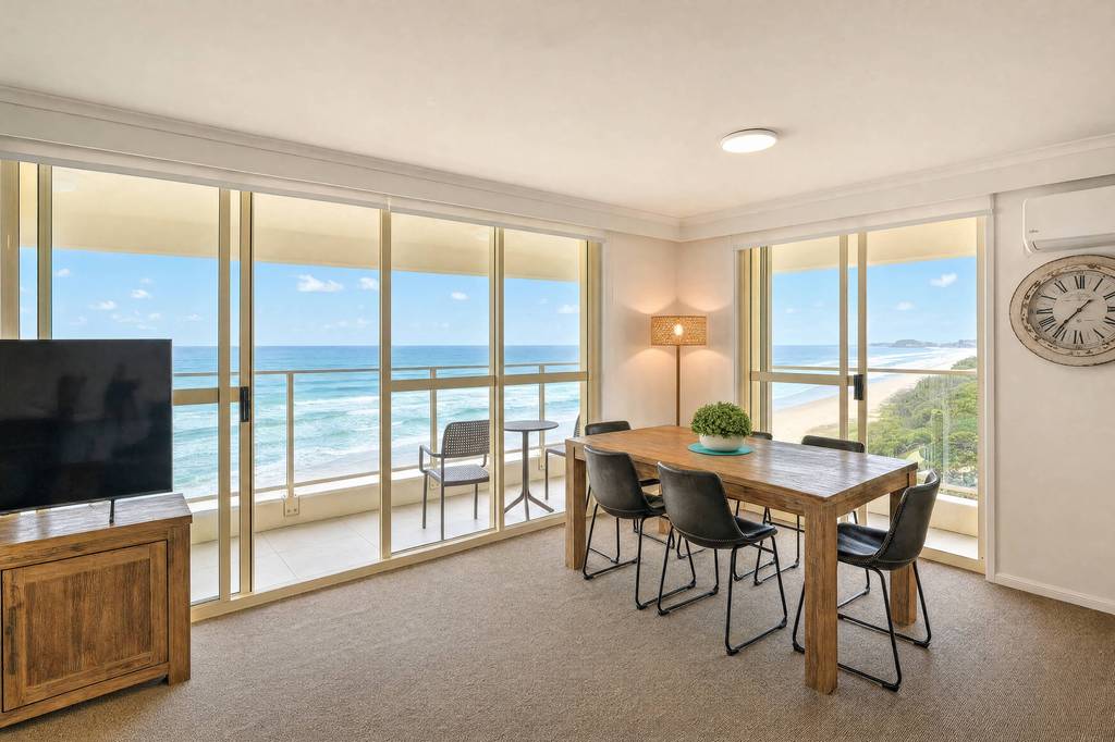 Superior 3 Bedroom Ocean View, apartment 25 interior