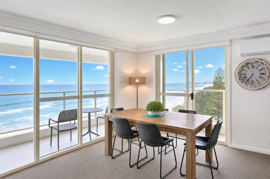 Superior 3 Bedroom Ocean View, apartment 25 interior