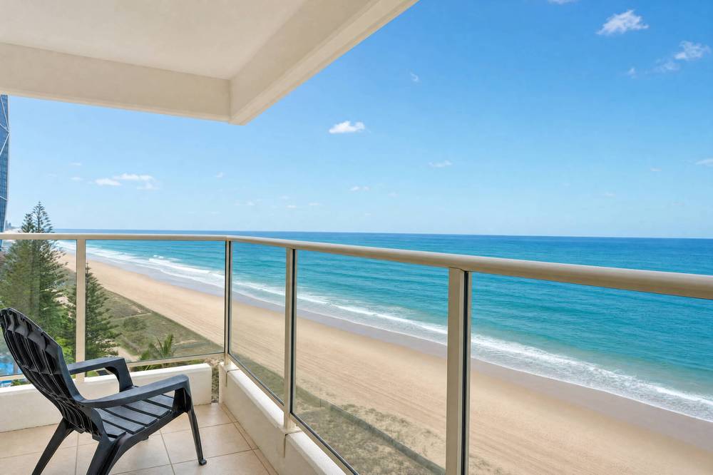 Superior 3 Bedroom Ocean View, apartment 30 interior