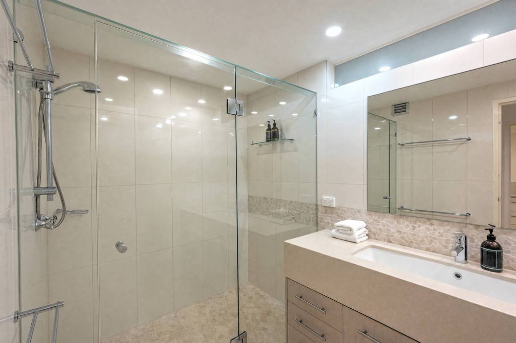 Superior 3 Bedroom Ocean View, apartment 30 interior