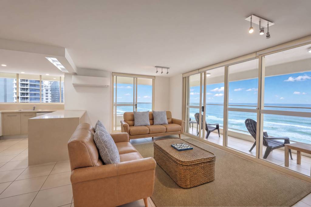 Superior 3 Bedroom Ocean View, apartment 30 interior