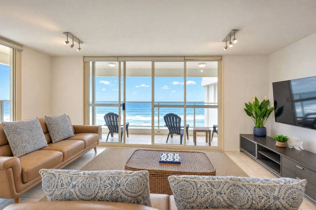 Superior 3 Bedroom Ocean View, apartment 30 interior