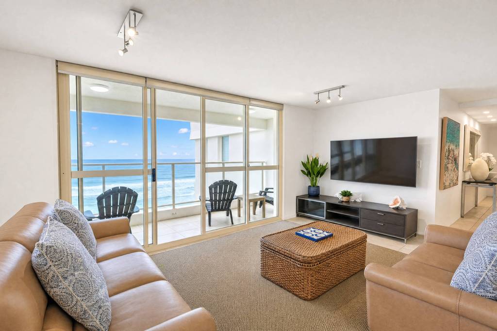 Superior 3 Bedroom Ocean View, apartment 30 interior