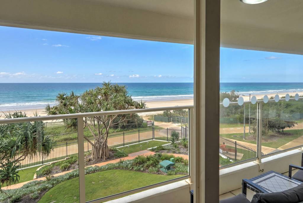 Superior 3 Bedroom Ocean View, apartment 7 interior