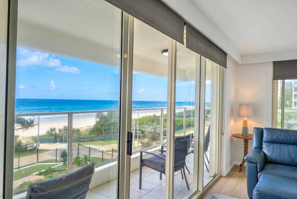 Superior 3 Bedroom Ocean View, apartment 7 interior
