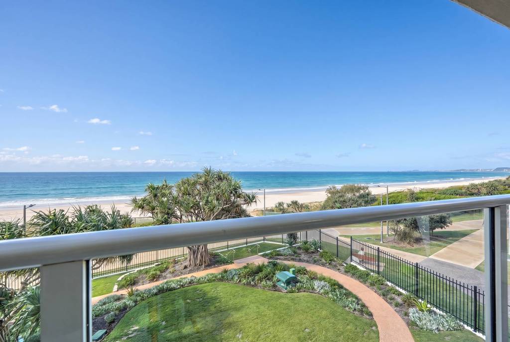 Superior 3 Bedroom Ocean View, apartment 7 interior