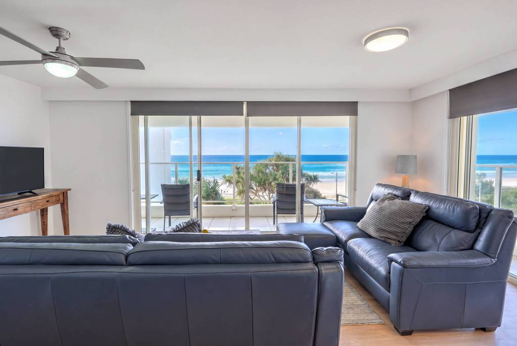 Superior 3 Bedroom Ocean View, apartment 7 interior
