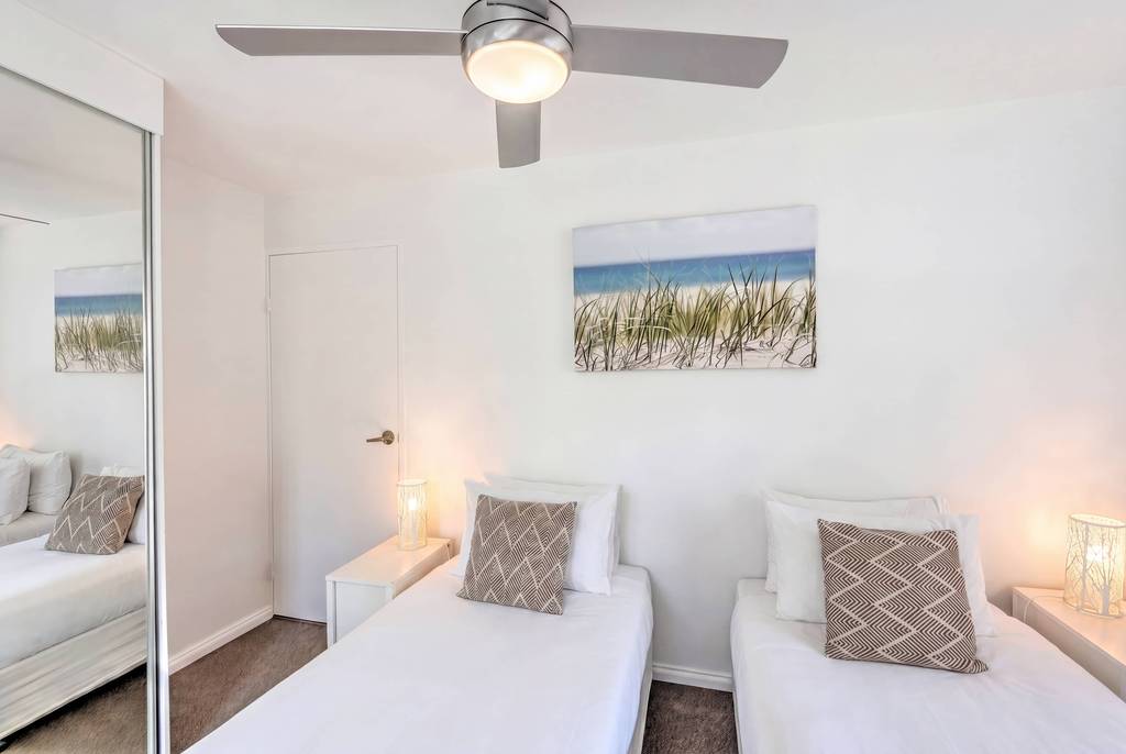 Superior 3 Bedroom Ocean View, apartment 7 interior