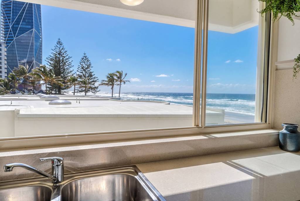 Superior 3 Bedroom Ocean View, apartment 9 interior
