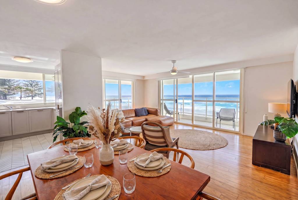 Superior 3 Bedroom Ocean View, apartment 9 interior