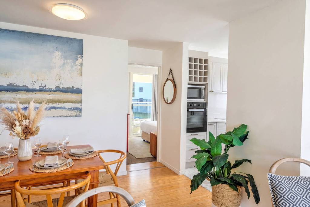 Superior 3 Bedroom Ocean View, apartment 9 interior